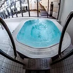 Lovely By The Vistula River Wawel Castle View Swimming Pool Sauna Gym Parking Апартаменты