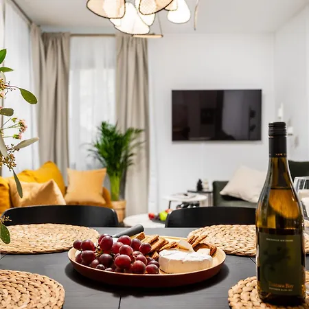 Lovely By The Vistula River Wawel Castle View Swimming Pool Sauna Gym Parking Apartament